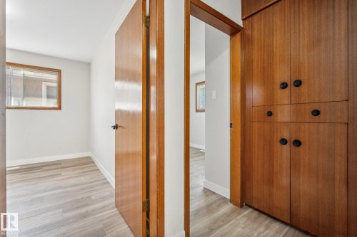 6007 95 Avenue, Edmonton, AB - Indoor Photo Showing Other Room