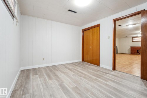 6007 95 Avenue, Edmonton, AB - Indoor Photo Showing Other Room