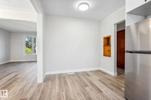 6007 95 Avenue, Edmonton, AB - Indoor Photo Showing Other Room