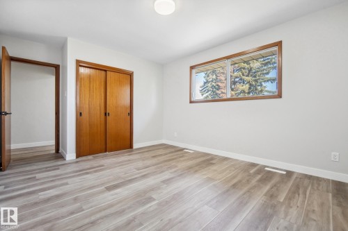 6007 95 Avenue, Edmonton, AB - Indoor Photo Showing Other Room