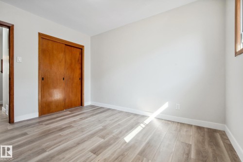 6007 95 Avenue, Edmonton, AB - Indoor Photo Showing Other Room