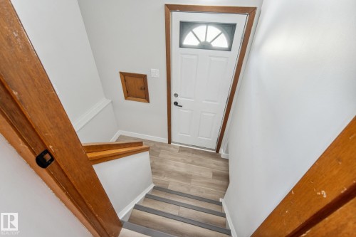 6007 95 Avenue, Edmonton, AB - Indoor Photo Showing Other Room