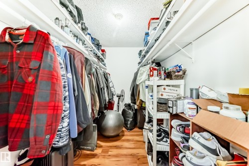 5144 37 Avenue, Edmonton, AB - Indoor With Storage