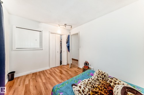5144 37 Avenue, Edmonton, AB - Indoor Photo Showing Bedroom