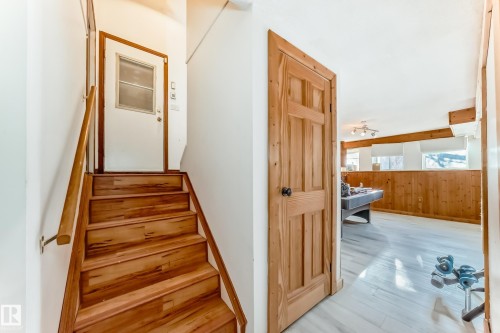 5144 37 Avenue, Edmonton, AB - Indoor Photo Showing Other Room