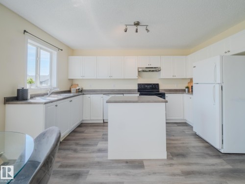 15013 135A Street, Edmonton, AB - Indoor Photo Showing Kitchen