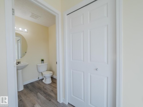 15013 135A Street, Edmonton, AB - Indoor Photo Showing Bathroom