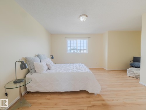 15013 135A Street, Edmonton, AB - Indoor Photo Showing Bedroom