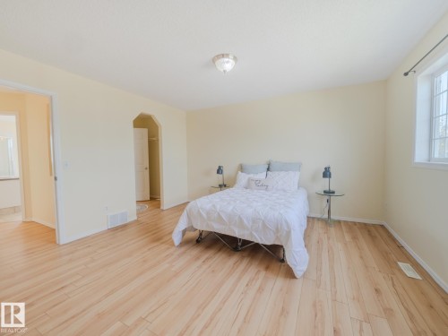 15013 135A Street, Edmonton, AB - Indoor Photo Showing Bedroom