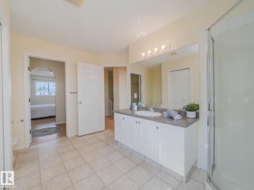 15013 135A Street, Edmonton, AB - Indoor Photo Showing Bathroom