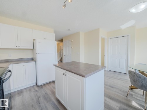 15013 135A Street, Edmonton, AB - Indoor Photo Showing Kitchen