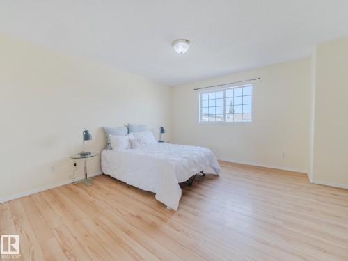 15013 135A Street, Edmonton, AB - Indoor Photo Showing Bedroom