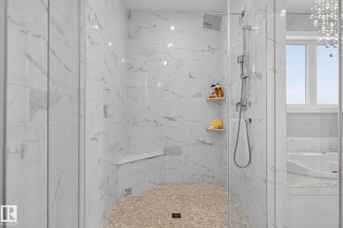 4810 Donsdale Drive, Edmonton, AB - Indoor Photo Showing Bathroom