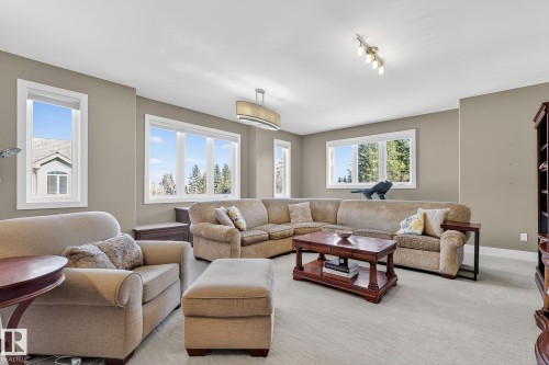 4810 Donsdale Drive, Edmonton, AB - Indoor Photo Showing Living Room