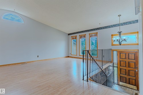 1353 39 Street, Edmonton, AB - Indoor Photo Showing Other Room