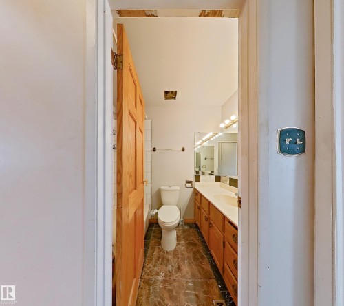 1353 39 Street, Edmonton, AB - Indoor Photo Showing Bathroom