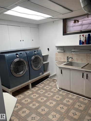 13519 71 Street, Edmonton, AB - Indoor Photo Showing Laundry Room
