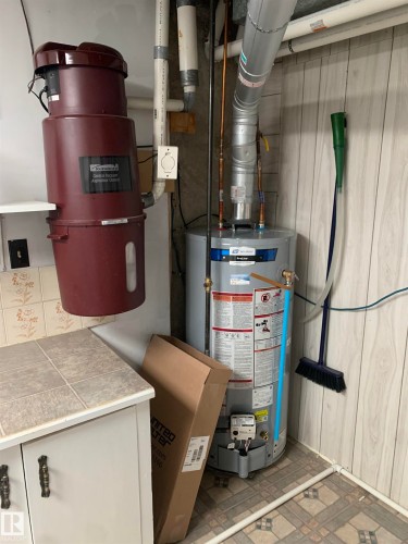 13519 71 Street, Edmonton, AB - Indoor Photo Showing Basement