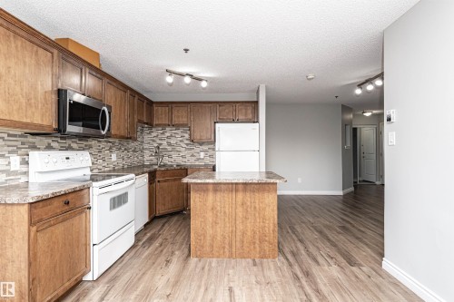 108 2305 35A Avenue, Edmonton, AB - Indoor Photo Showing Kitchen