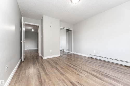 108 2305 35A Avenue, Edmonton, AB - Indoor Photo Showing Other Room