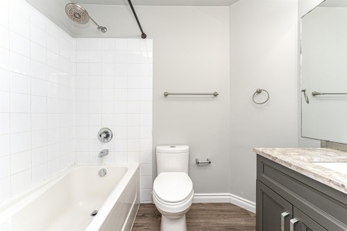 108 2305 35A Avenue, Edmonton, AB - Indoor Photo Showing Bathroom