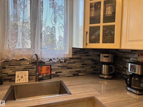 6469 184 Street Nw, Edmonton, AB - Indoor Photo Showing Other Room