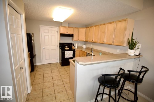 4 1179 Summerside Drive, Edmonton, AB - Indoor Photo Showing Kitchen
