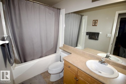 4 1179 Summerside Drive, Edmonton, AB - Indoor Photo Showing Bathroom