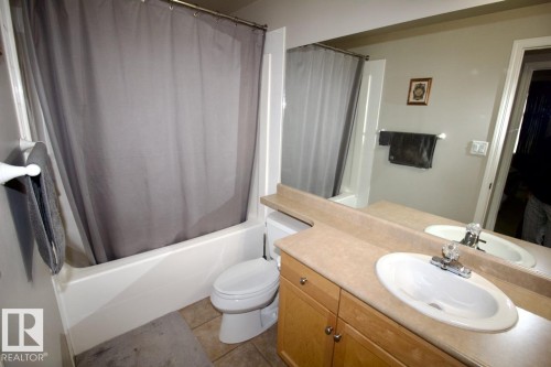 4 1179 Summerside Drive, Edmonton, AB - Indoor Photo Showing Bathroom
