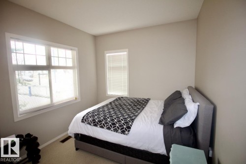 4 1179 Summerside Drive, Edmonton, AB - Indoor Photo Showing Bedroom