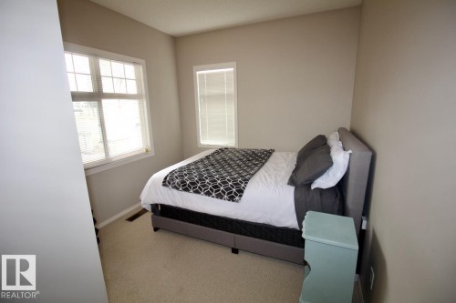 4 1179 Summerside Drive, Edmonton, AB - Indoor Photo Showing Bedroom