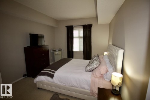 4 1179 Summerside Drive, Edmonton, AB - Indoor Photo Showing Bedroom