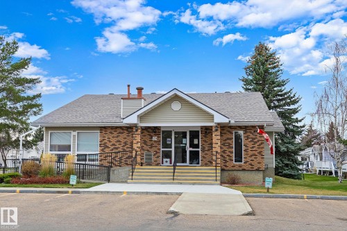 32 9704 165 Street, Edmonton, AB - Outdoor