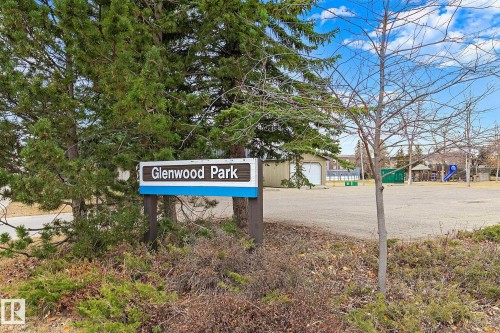 32 9704 165 Street, Edmonton, AB - Outdoor