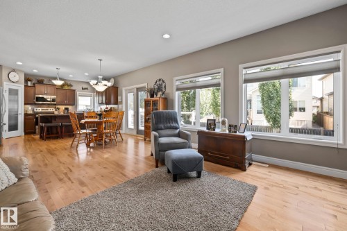 39 Hillside Terrace, Fort Saskatchewan, AB - Indoor Photo Showing Living Room