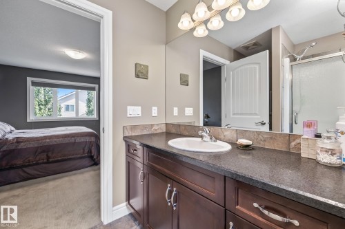 39 Hillside Terrace, Fort Saskatchewan, AB - Indoor Photo Showing Bathroom