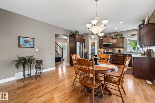39 Hillside Terrace, Fort Saskatchewan, AB - Indoor Photo Showing Dining Room