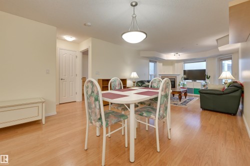 336 9008 99 Avenue, Edmonton, AB - Indoor Photo Showing Dining Room