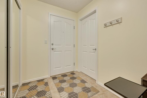 336 9008 99 Avenue, Edmonton, AB - Indoor Photo Showing Other Room