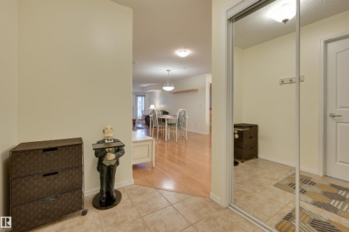 336 9008 99 Avenue, Edmonton, AB - Indoor Photo Showing Other Room