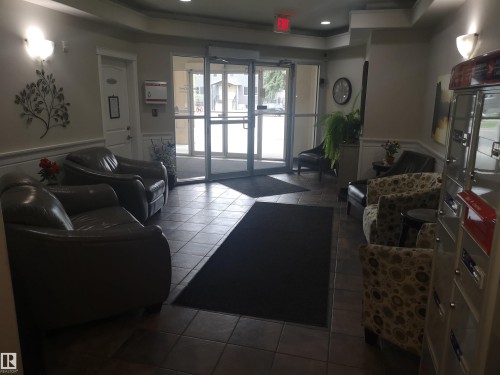 218 8528 82 Avenue Nw, Edmonton, AB - Indoor