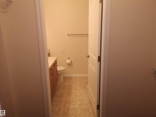 218 8528 82 Avenue Nw, Edmonton, AB - Indoor Photo Showing Bathroom