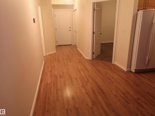 218 8528 82 Avenue Nw, Edmonton, AB - Indoor Photo Showing Other Room