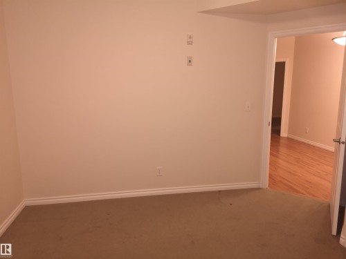 218 8528 82 Avenue Nw, Edmonton, AB - Indoor Photo Showing Other Room