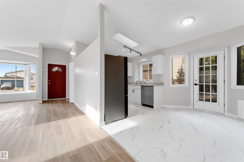 3313 43 Street, Edmonton, AB - Indoor