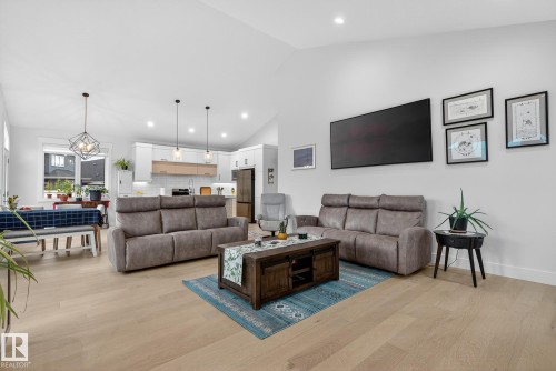 17 Evermore Crescent, St. Albert, AB - Indoor Photo Showing Living Room