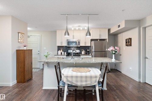 213 5510 Schonsee Drive, Edmonton, AB - Indoor