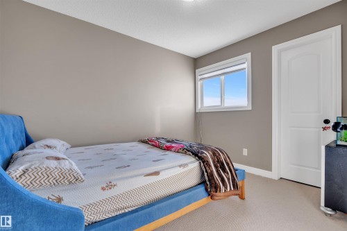 3131 14 Avenue, Edmonton, AB - Indoor Photo Showing Bedroom