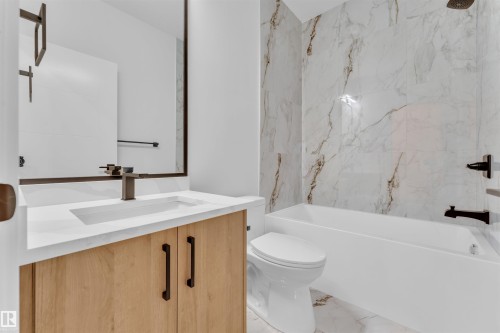 48 Hazelwood Lane, Spruce Grove, AB - Indoor Photo Showing Bathroom