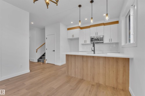 50 Hazelwood Lane, Spruce Grove, AB - Indoor Photo Showing Kitchen With Upgraded Kitchen